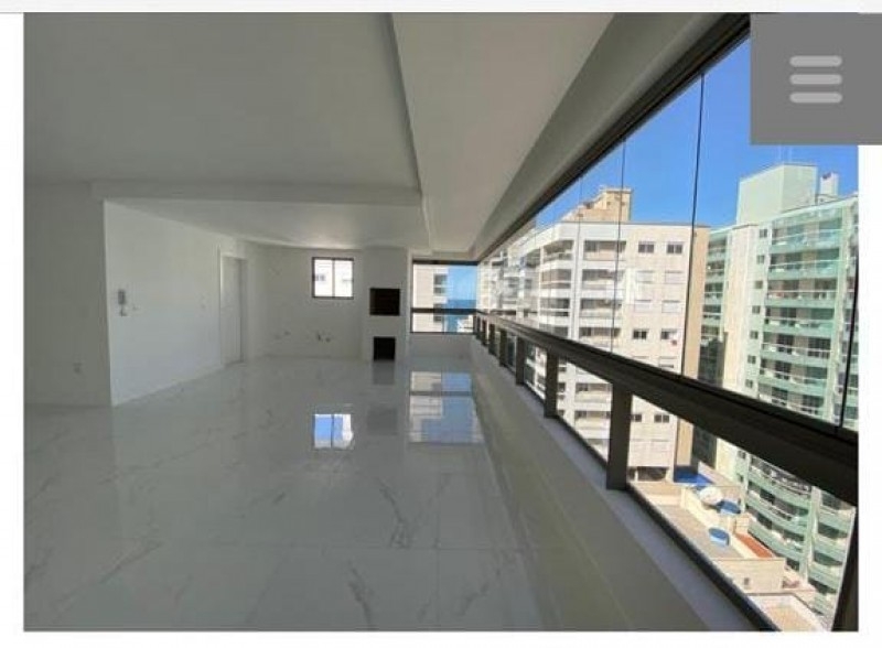 Apartamento em Meia Praia