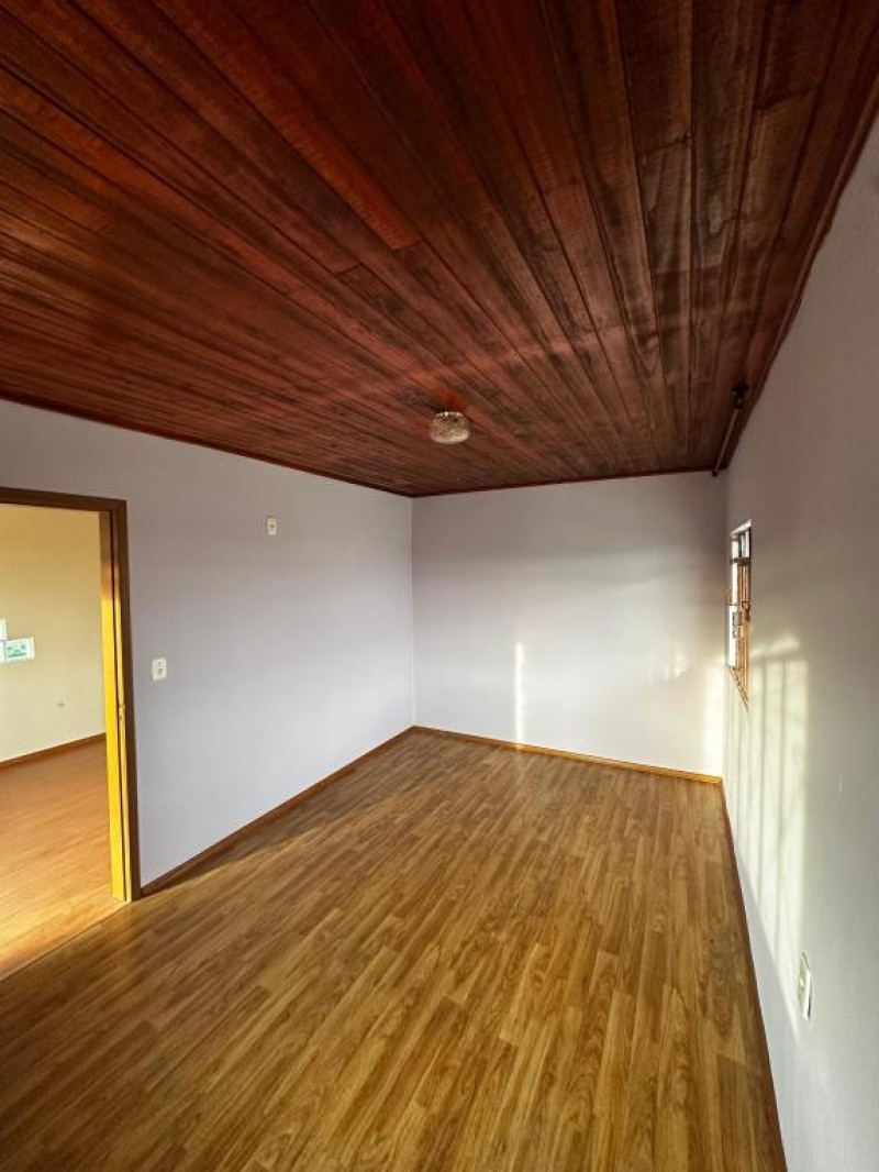 LINDA CASA NO BAIRRO MORRO DO POSTO