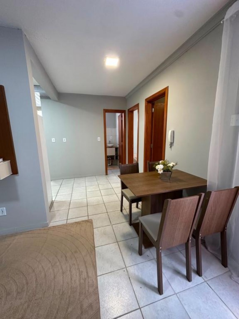 Apartamento condomínio Tozzo