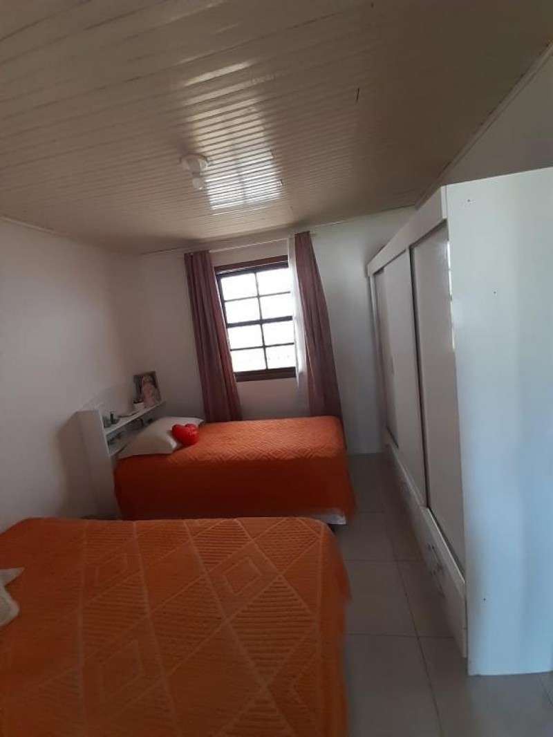 CASA NO BAIRRO SAGRADO CORAÇÃO DE JESUS SEMIMOBILIADA