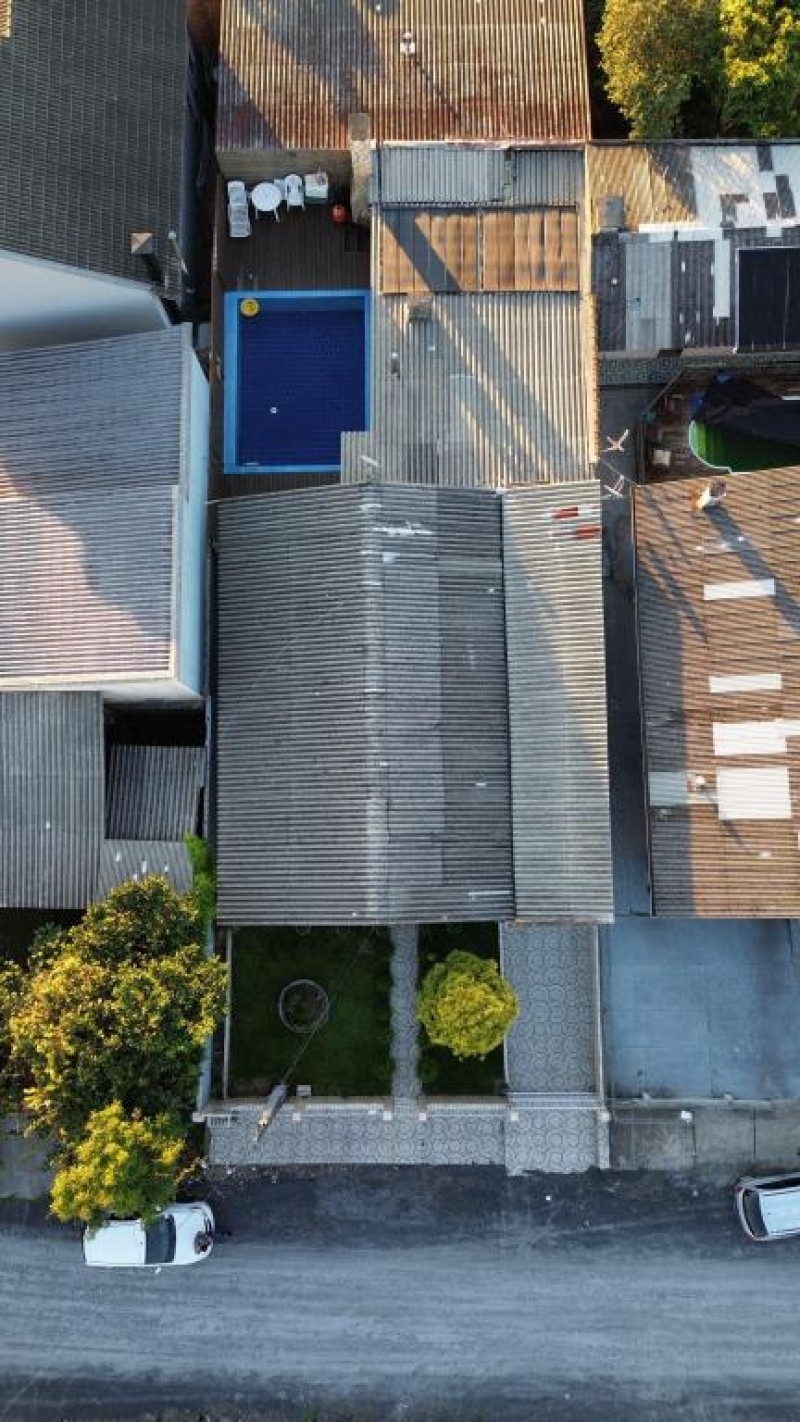 CASA NO BAIRRO SANTA MÔNICA