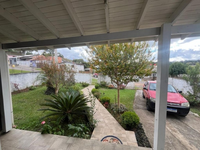 CASA NO BAIRRO SANTA HELENA