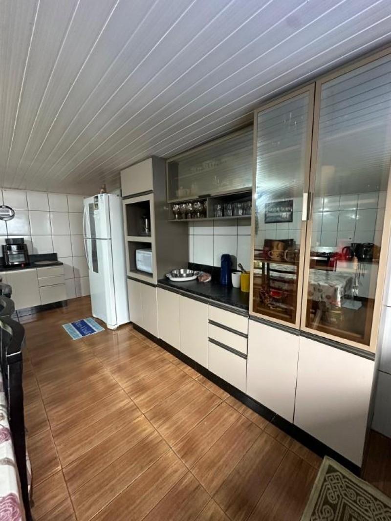 CASA NO BAIRRO SANTA MÔNICA