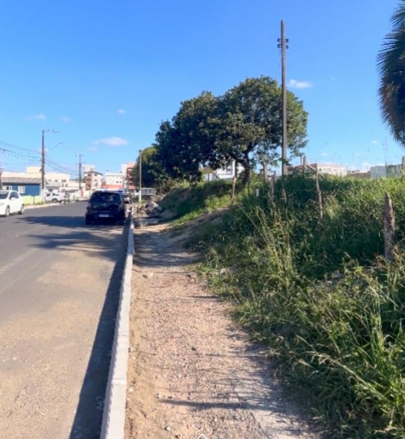 TERRENO NO BAIRRO CORAL