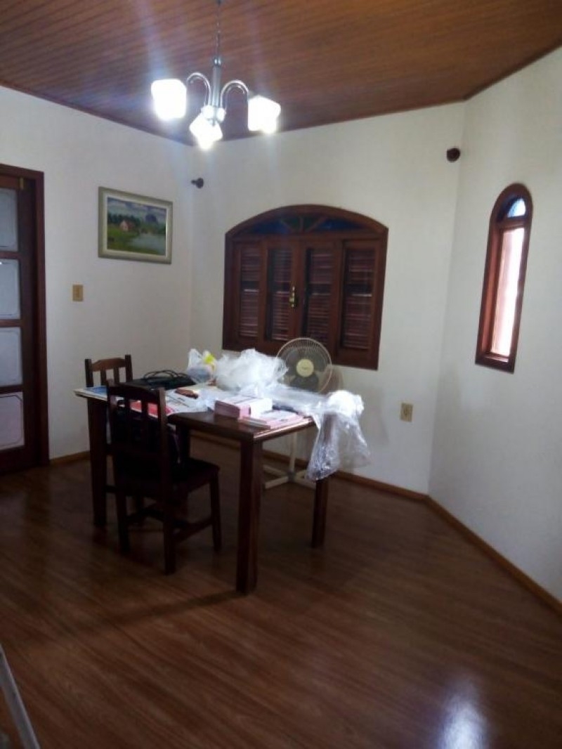 CASA NO BAIRRO FREI ROGERIO