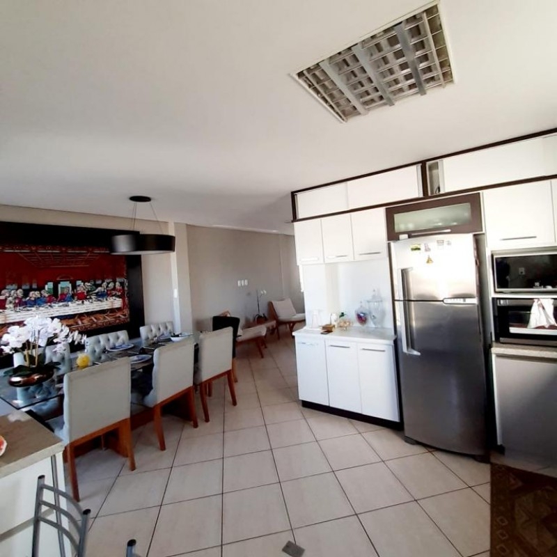 TRIPLEX, SALA COMERCIAL E APARTAMENTO - CENTRO