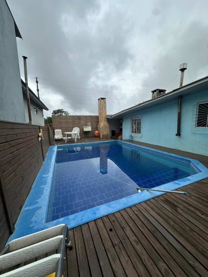 CASA NO BAIRRO SANTA MÔNICA