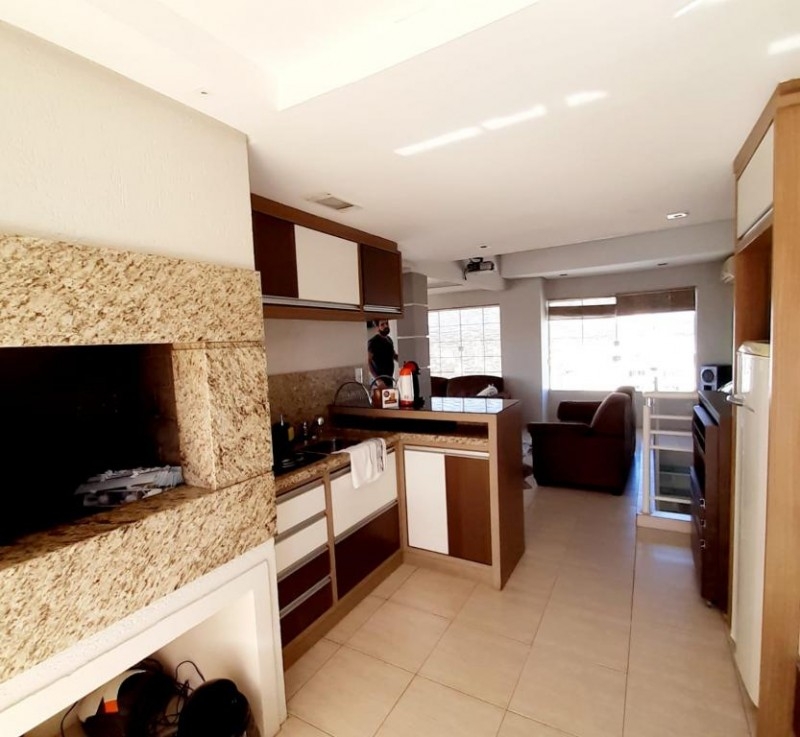 TRIPLEX, SALA COMERCIAL E APARTAMENTO - CENTRO