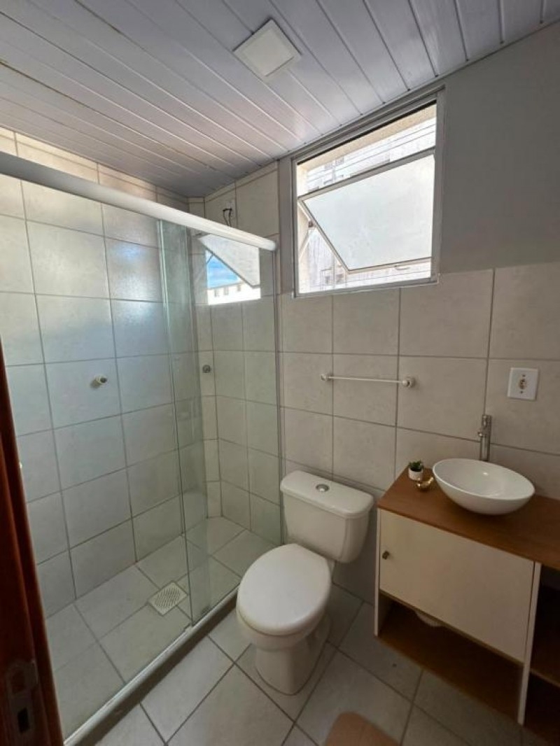Apartamento condomínio Tozzo