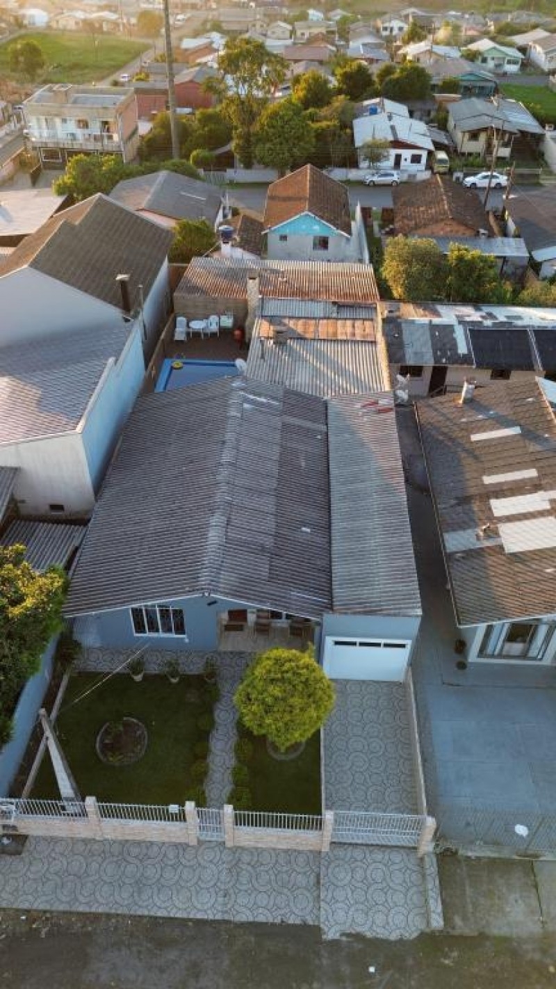 CASA NO BAIRRO SANTA MÔNICA