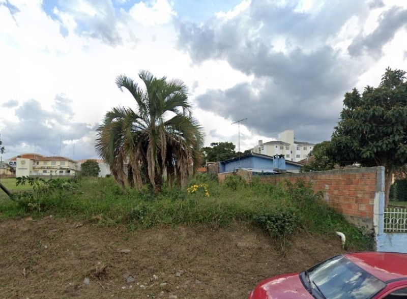 TERRENO NO BAIRRO CORAL