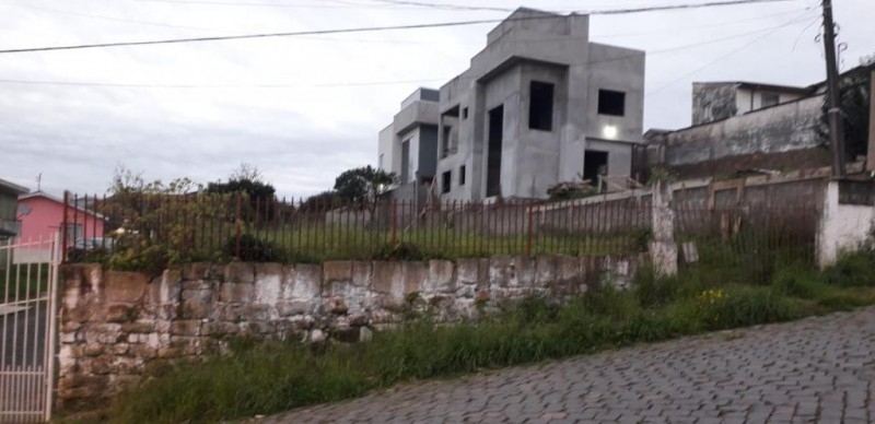 TERRENO NO MORRO DO POSTO