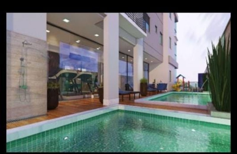 Apartamento em Meia Praia