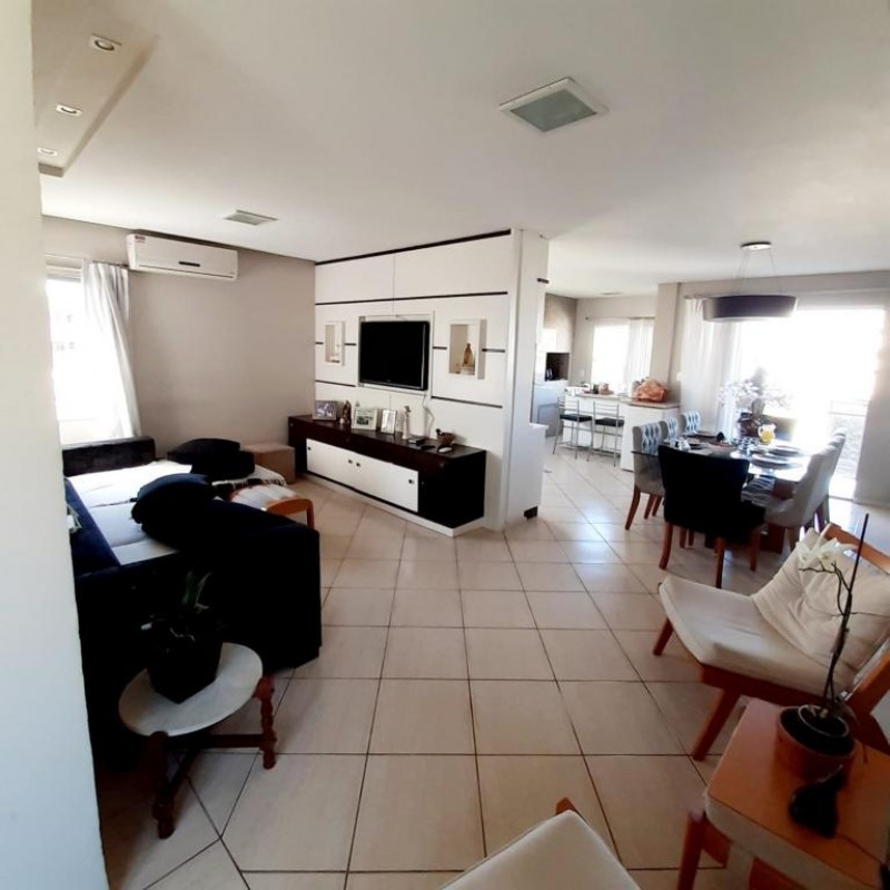 TRIPLEX, SALA COMERCIAL E APARTAMENTO - CENTRO