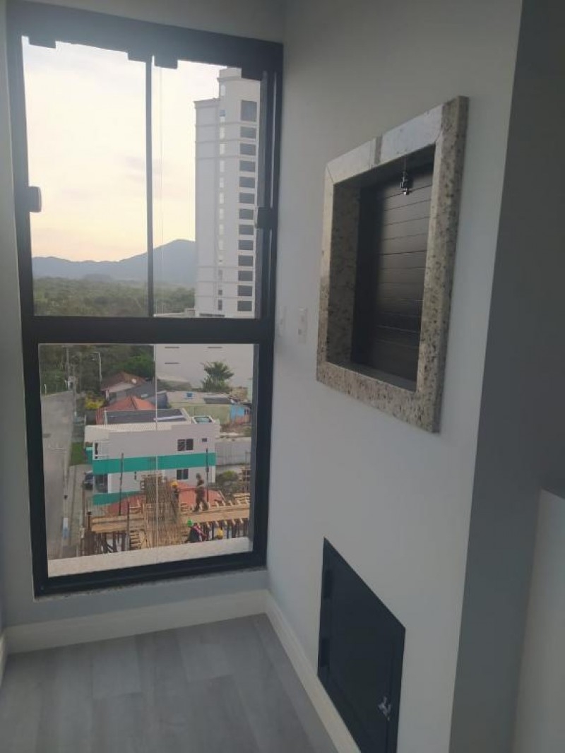 APARTAMENTO NA MEIA PRAIA-ITAPEMA