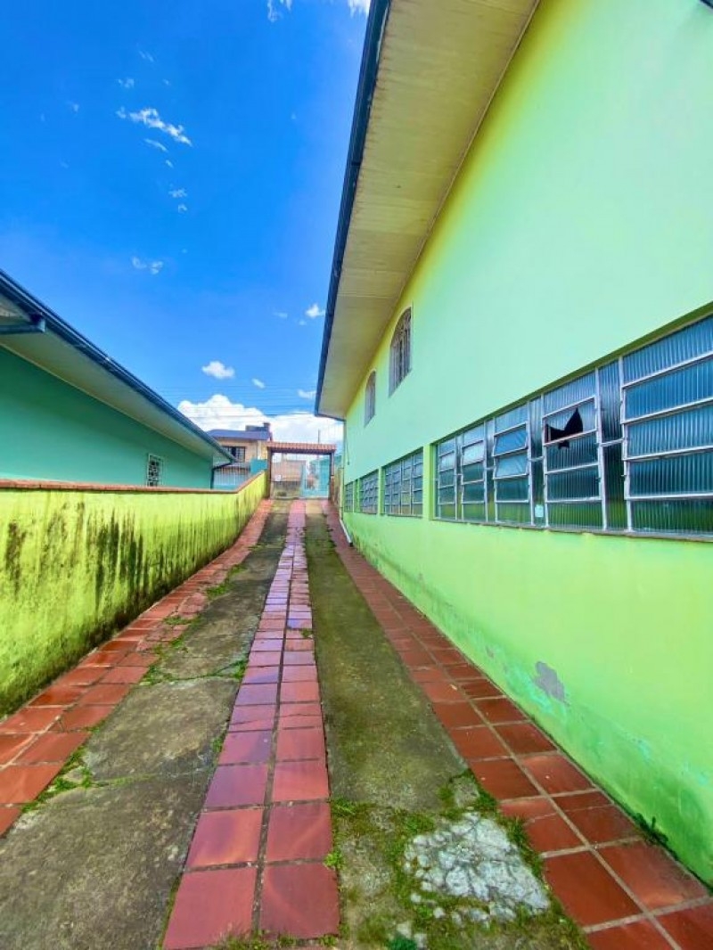 CASA COM 4 DORMITÓRIOS BAIRRO VILA NOVA