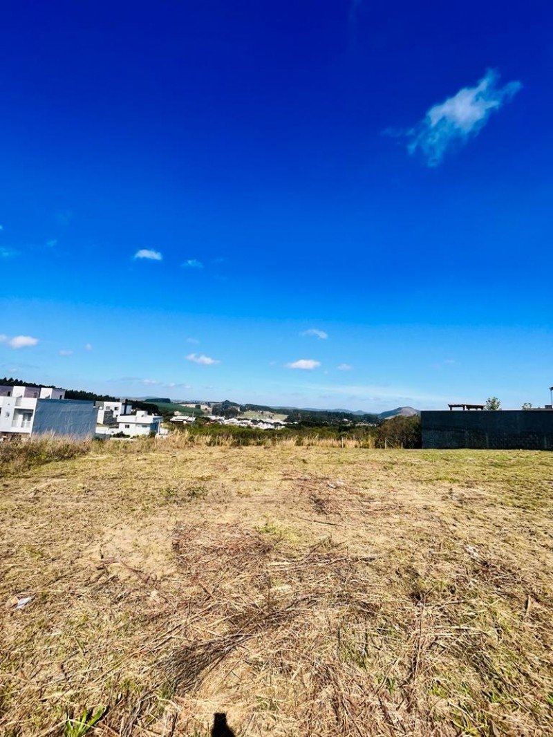TERRENO COM FUNDOS PRA AREA VERDE - LOT VERDES CAMPOS