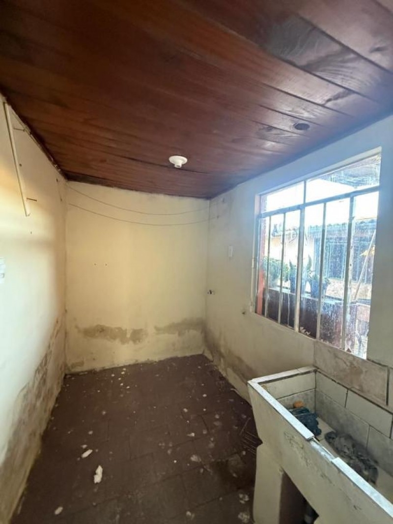 Casa Bairro Habitação - Ponto estratégico de negócios