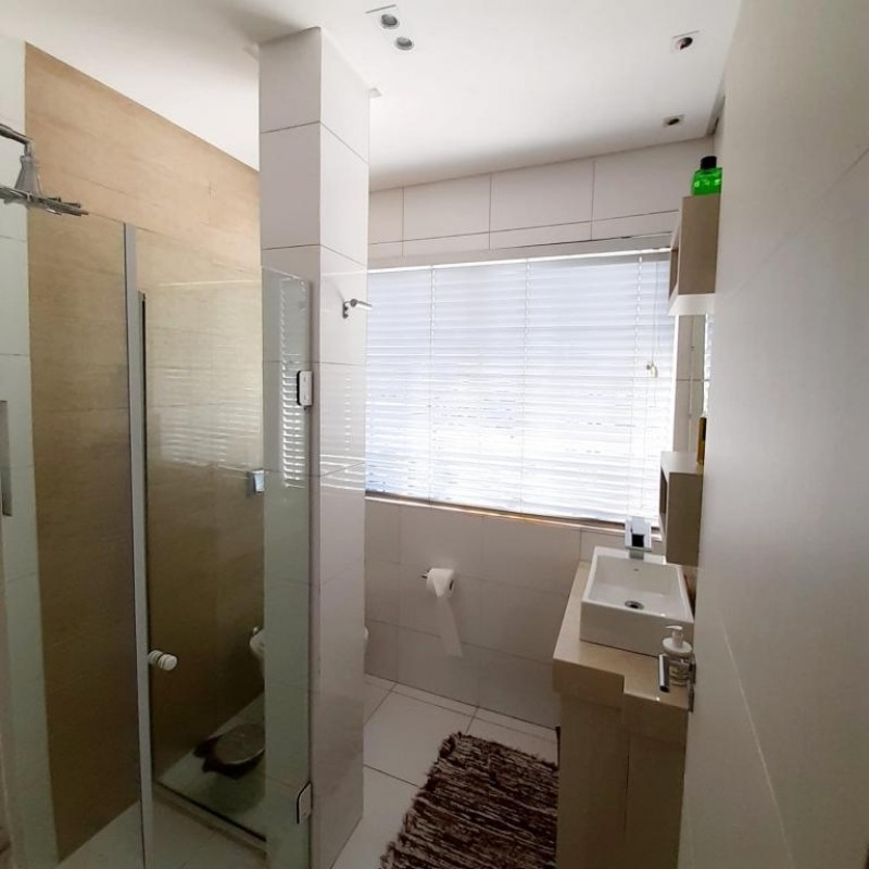 TRIPLEX, SALA COMERCIAL E APARTAMENTO - CENTRO