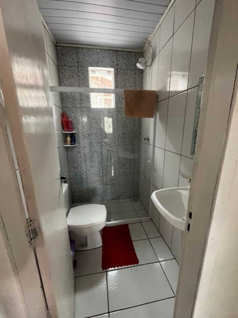 CASA NO BAIRRO SANTA HELENA