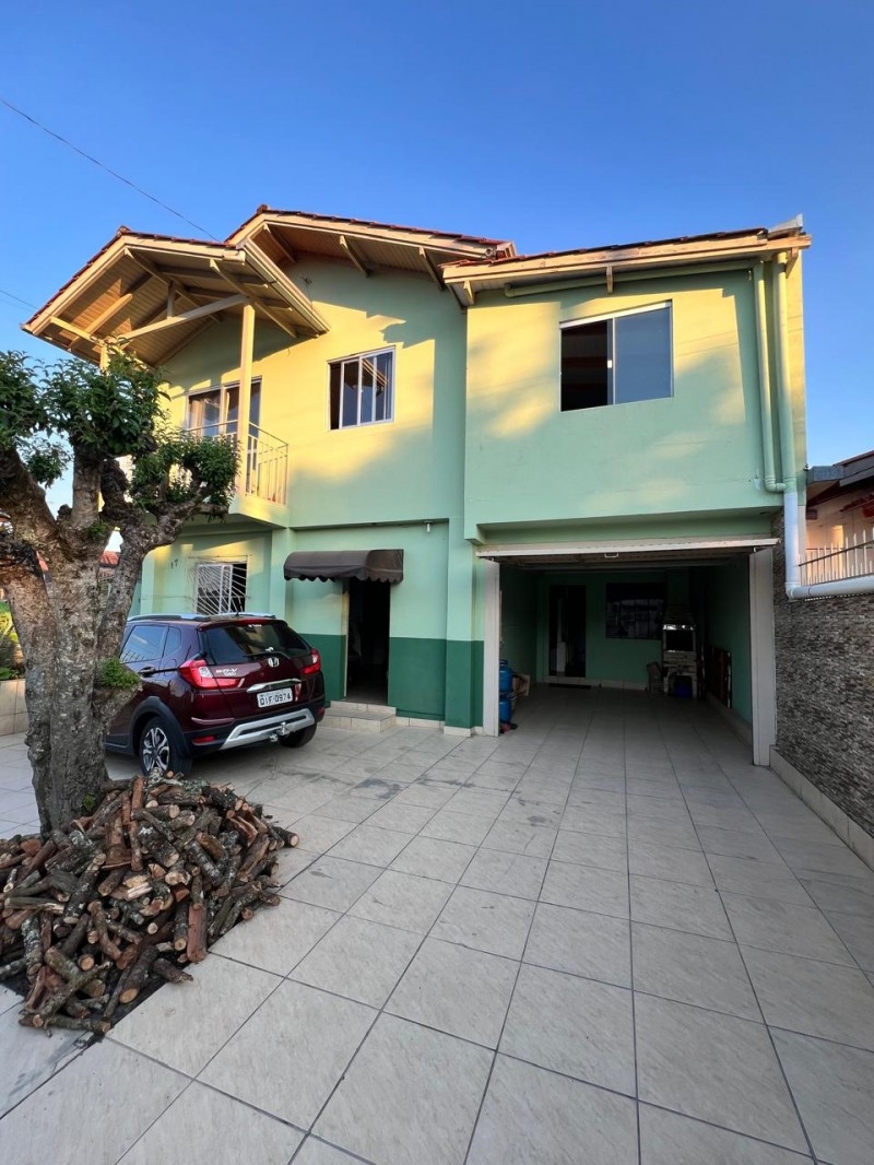 CASA 2 ANDARES BAIRRO ARAUCÁRIAS
