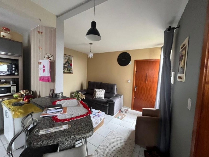 APARTAMENTO EM CONDOMÍNIO FECHADO