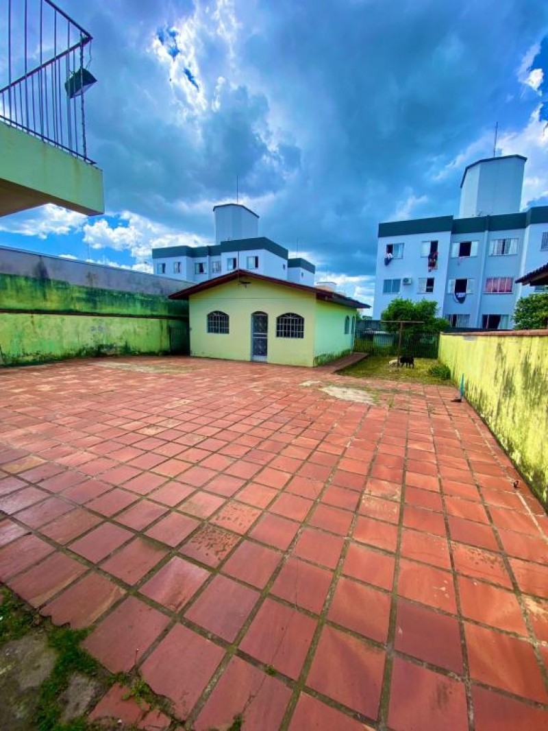 CASA COM 4 DORMITÓRIOS BAIRRO VILA NOVA