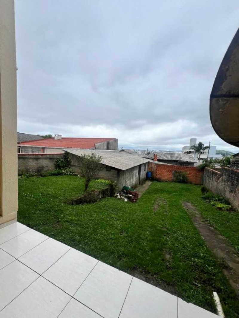 CASA NO BAIRRO SANTA RITA 