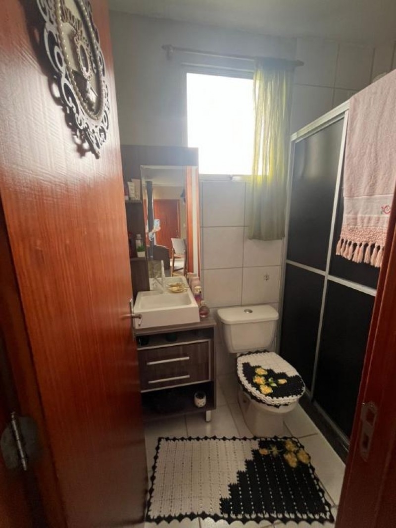 APARTAMENTO EM CONDOMÍNIO FECHADO