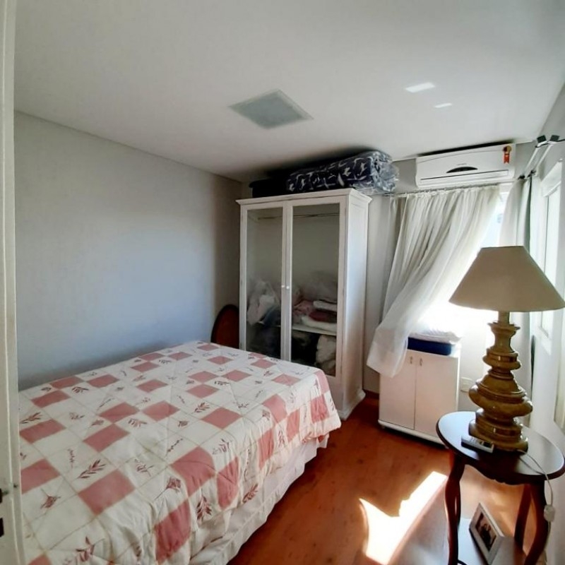 TRIPLEX, SALA COMERCIAL E APARTAMENTO - CENTRO