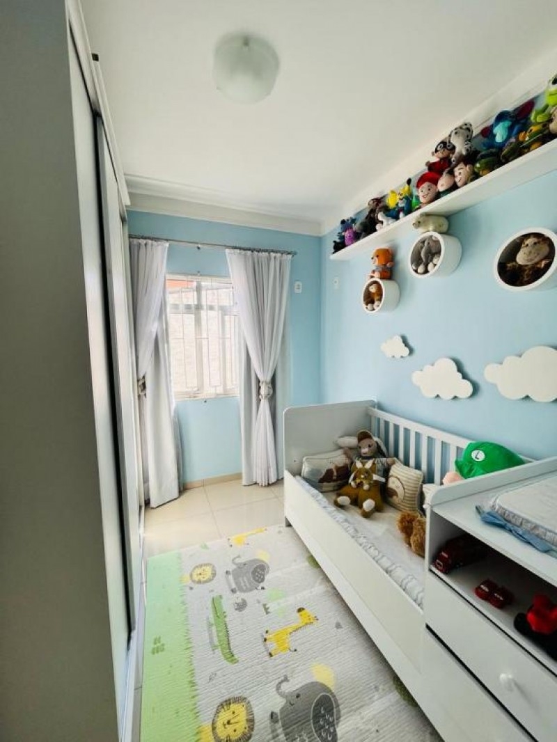 CASA NO BAIRRO JARDIM CEPAR