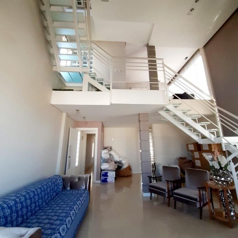 TRIPLEX, SALA COMERCIAL E APARTAMENTO - CENTRO