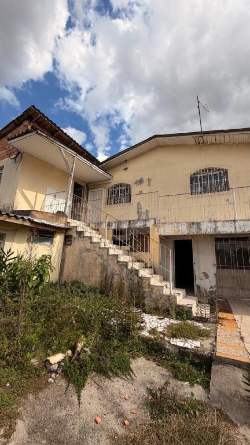 CASA NO BAIRRO SANTA RITA