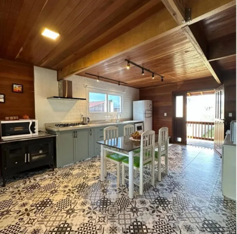 CASA NO BAIRRO CHAPADA 