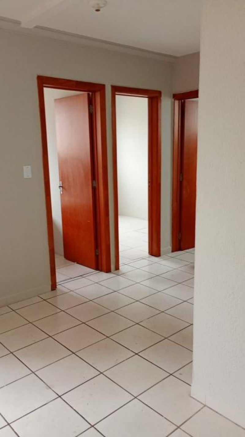 APARTAMENTO EM CONDOMÍNIO FECHADO