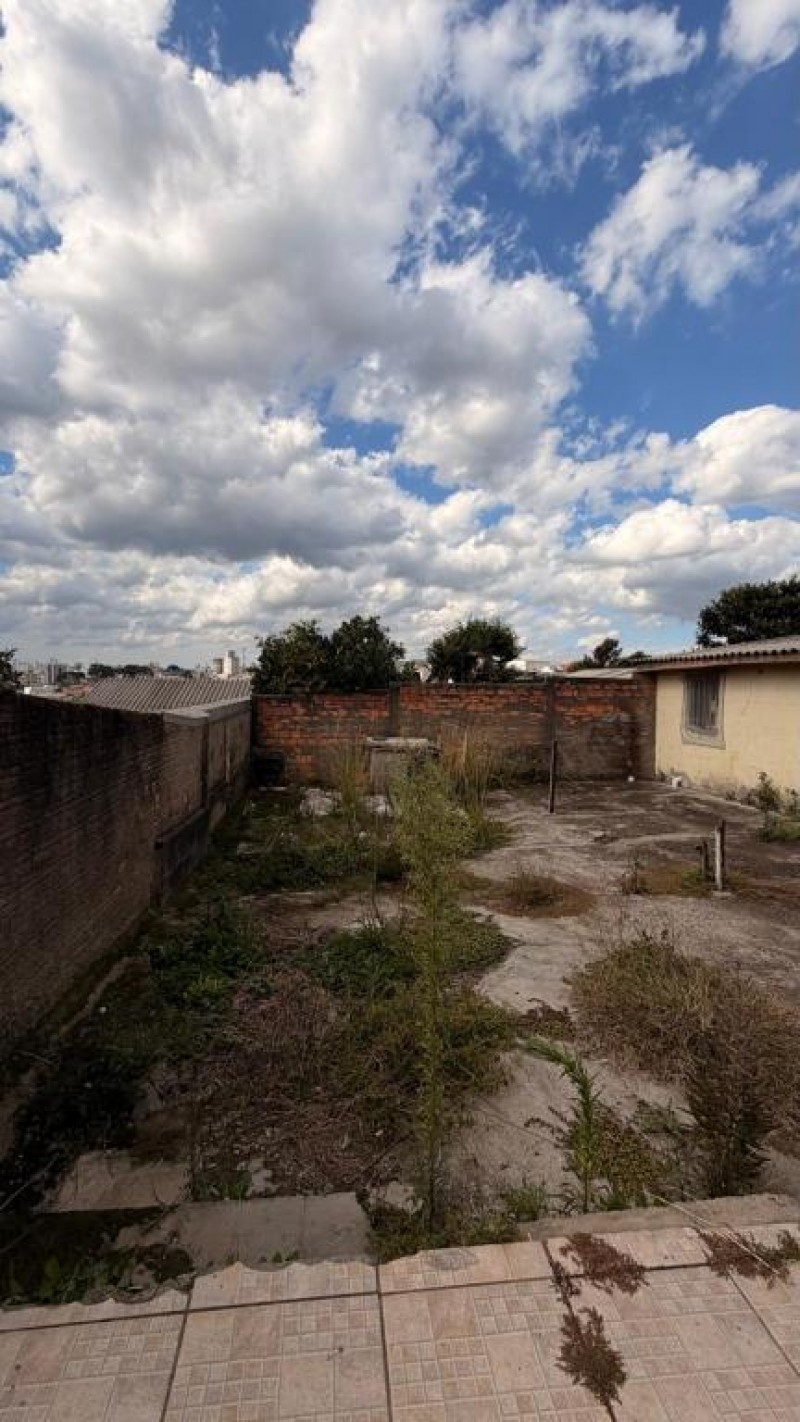 CASA NO BAIRRO SANTA RITA