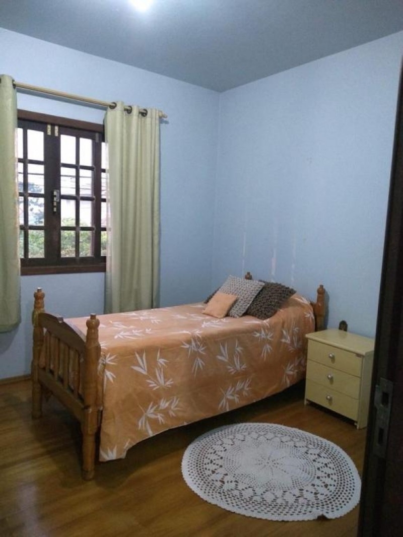 CASA DE ESQUINA NO BAIRRO FREI ROGERIO